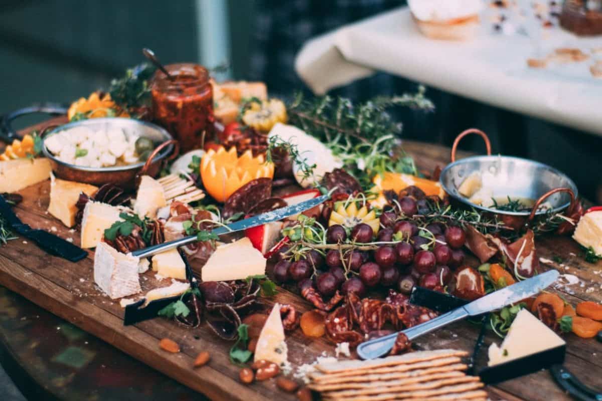 6 extraordinary small wedding reception ideas